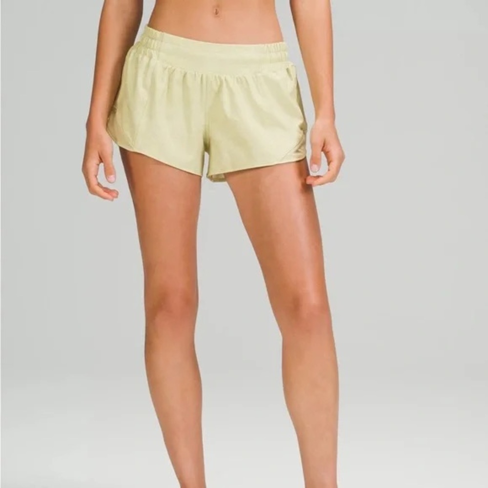 LULULEMON Hotty Hot shorts in Lemon Ice